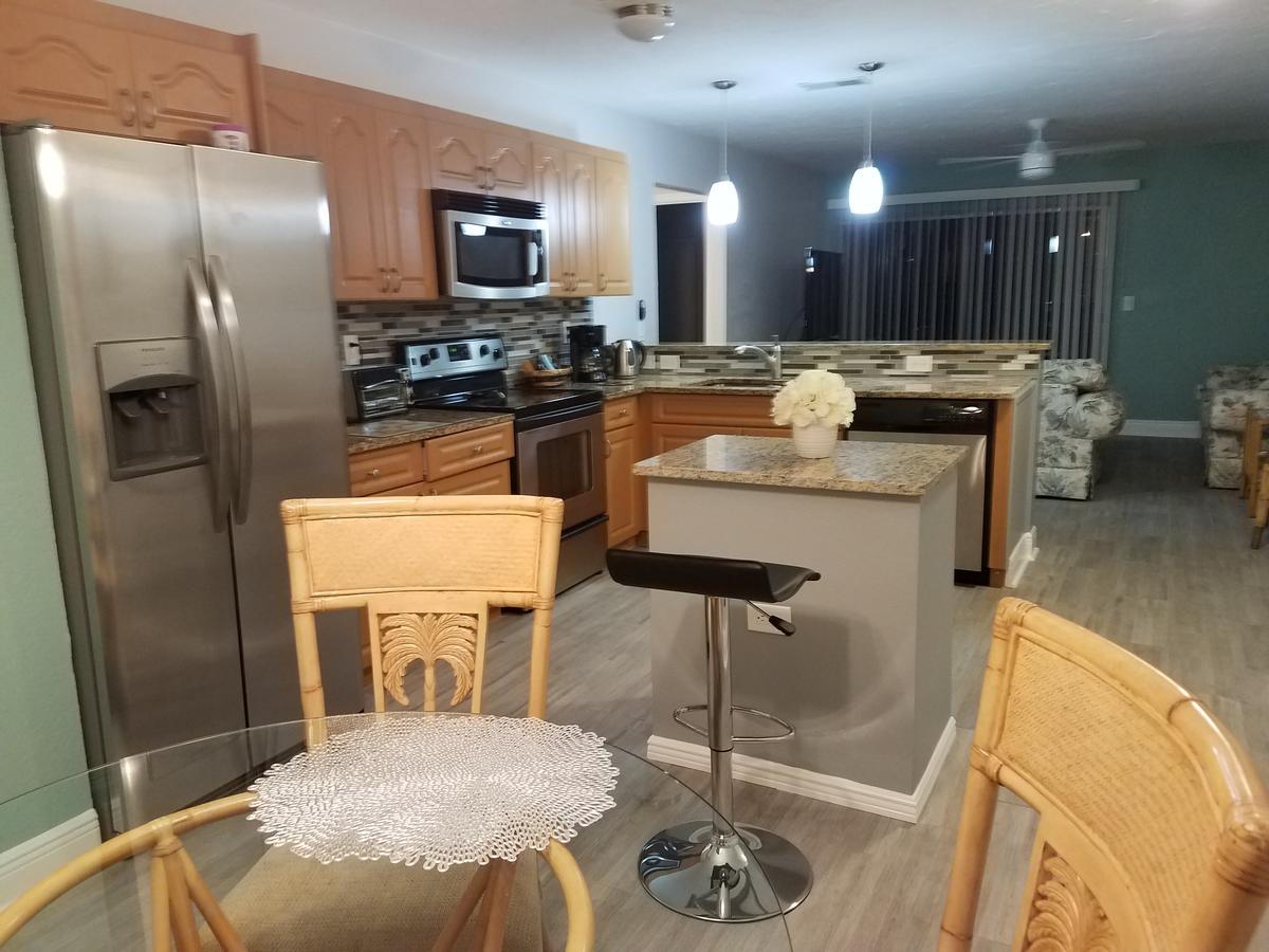 2Br/1Ba Vacation Rental - Sienna Park Sarasota Ngoại thất bức ảnh